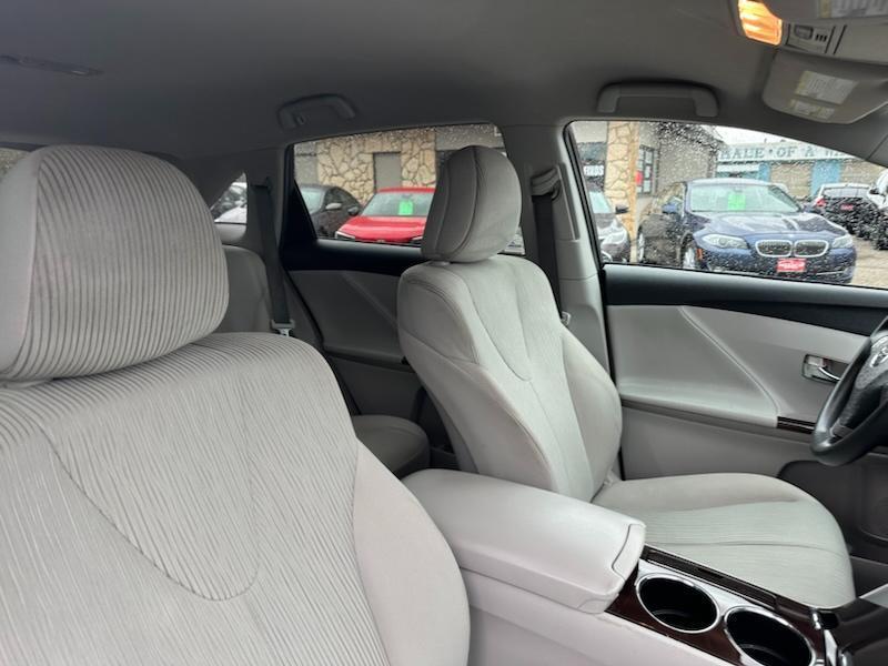 Toyota Venza AWD I4 2011