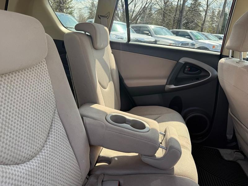 Toyota RAV4 Base I4 4WD 2008