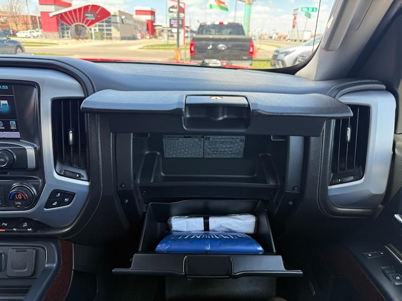 GMC Sierra 1500 SLT Crew Cab Long Box 4WD 2017
