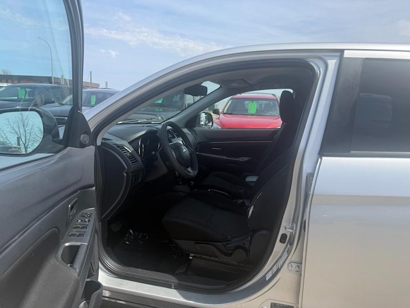Mitsubishi Outlander Sport  2021