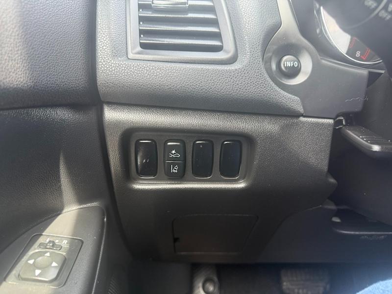 Mitsubishi Outlander Sport  2021