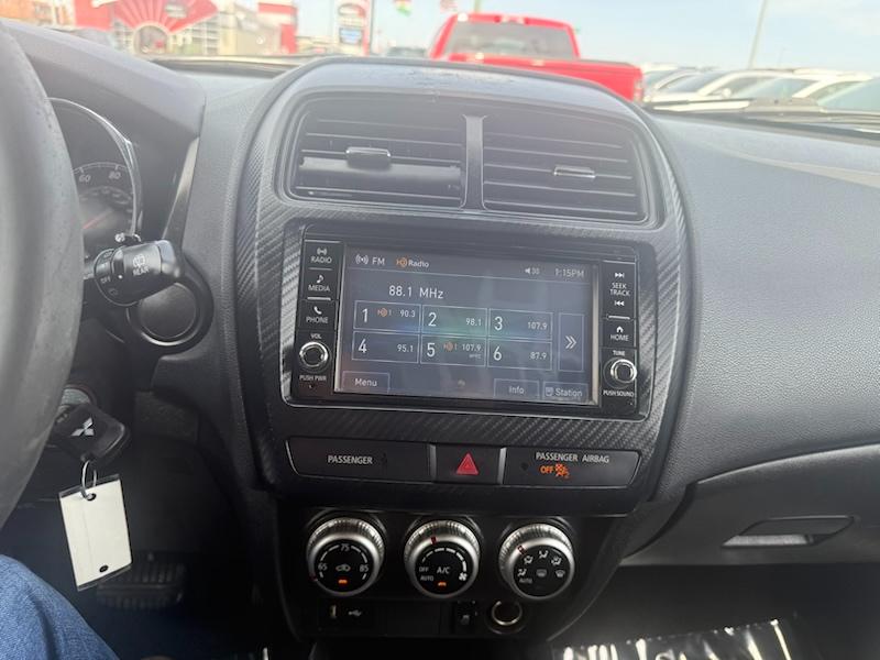 Mitsubishi Outlander Sport  2021