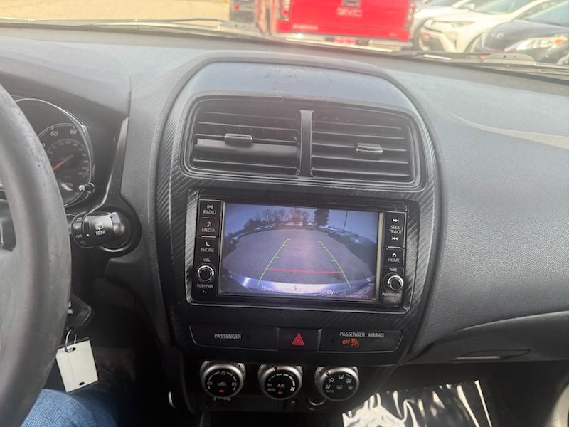 Mitsubishi Outlander Sport  2021