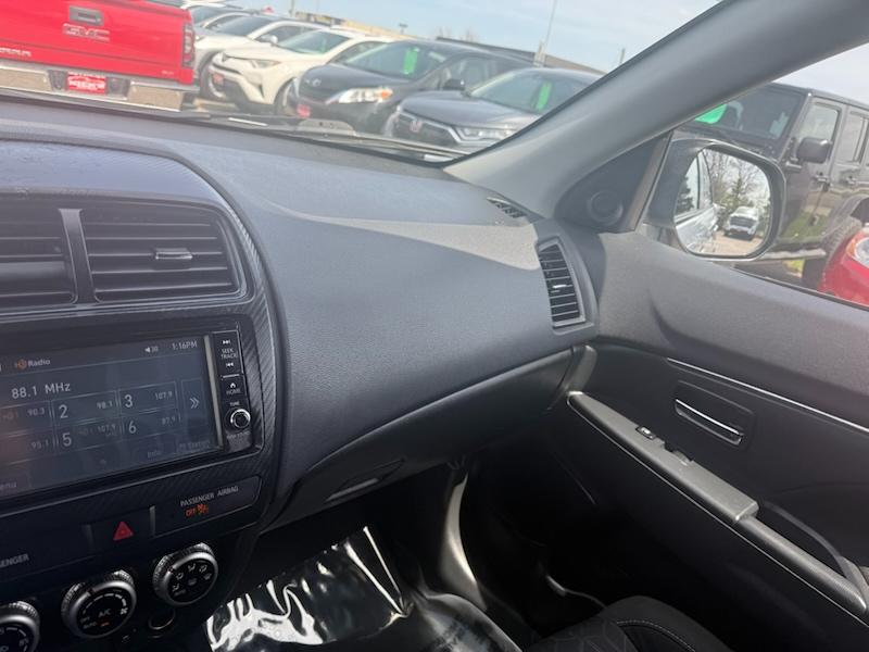 Mitsubishi Outlander Sport  2021