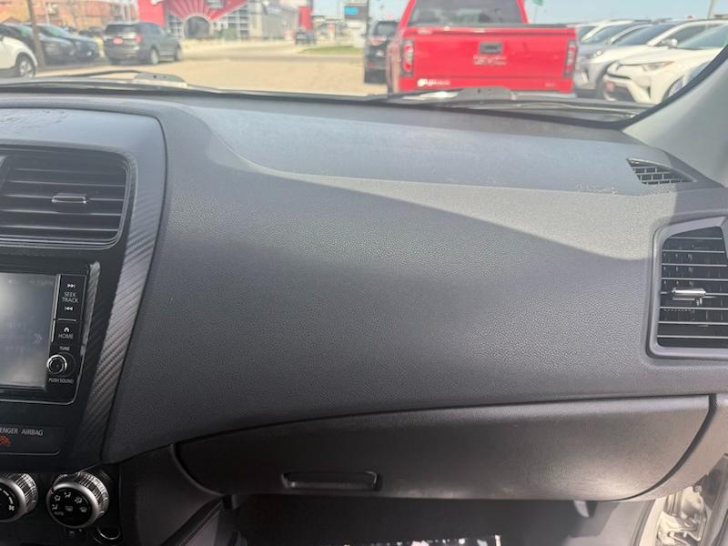 Mitsubishi Outlander Sport  2021
