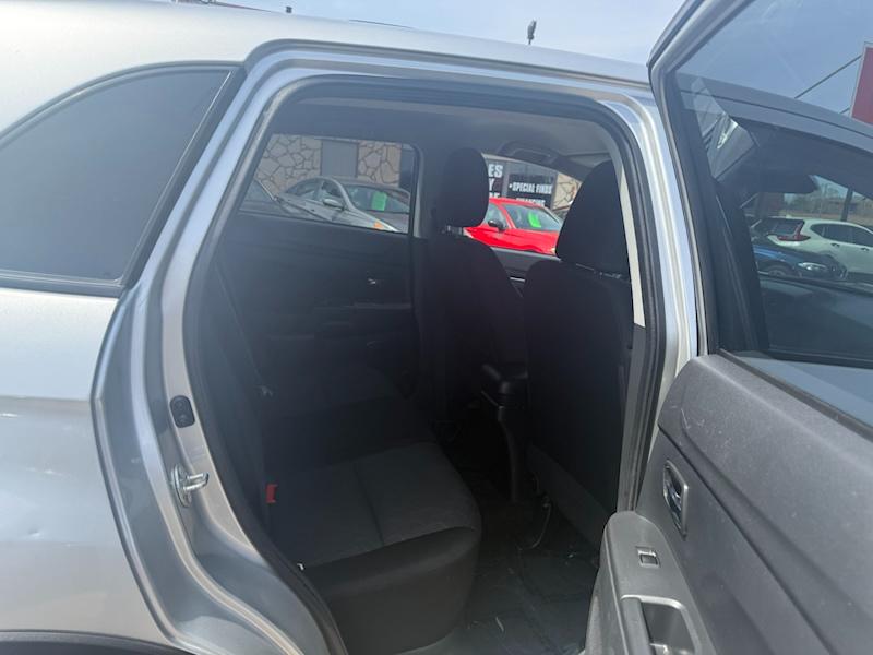 Mitsubishi Outlander Sport  2021