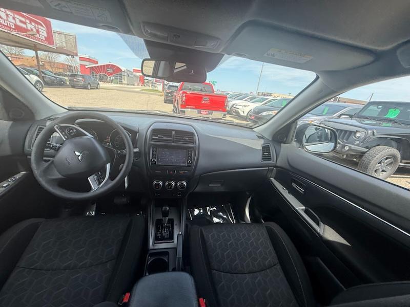 Mitsubishi Outlander Sport  2021