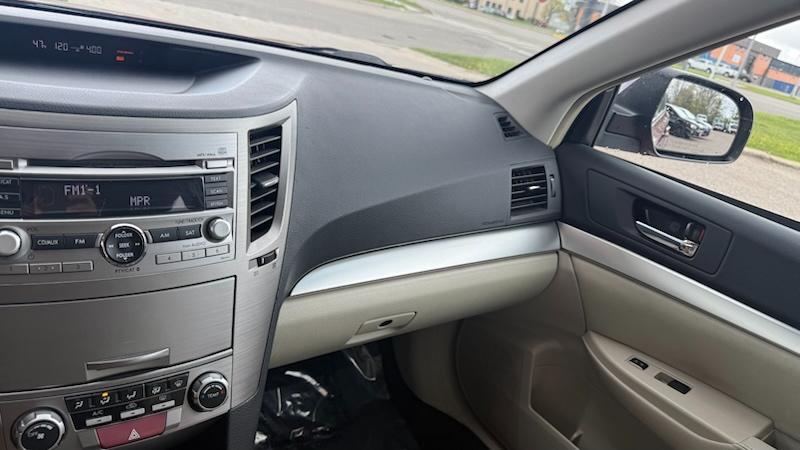 Subaru Outback 2.5i Premium 2011