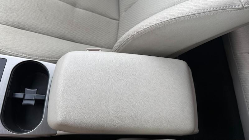 Subaru Outback 2.5i Premium 2011