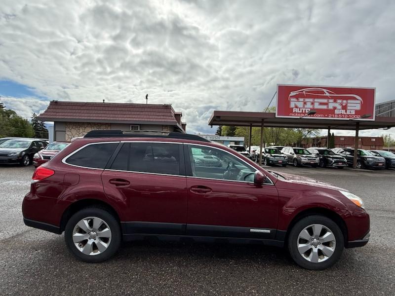Subaru Outback 2.5i Premium 2011
