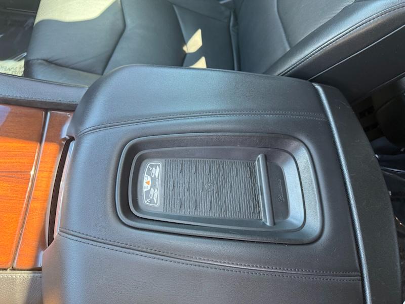 Cadillac Escalade Premium 4WD 2015
