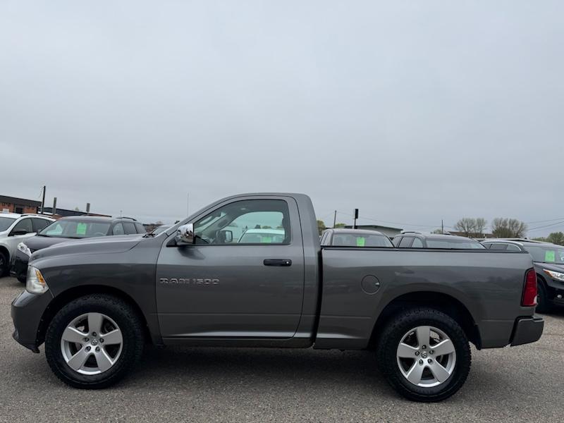 RAM 1500 ST SWB 4WD 2012