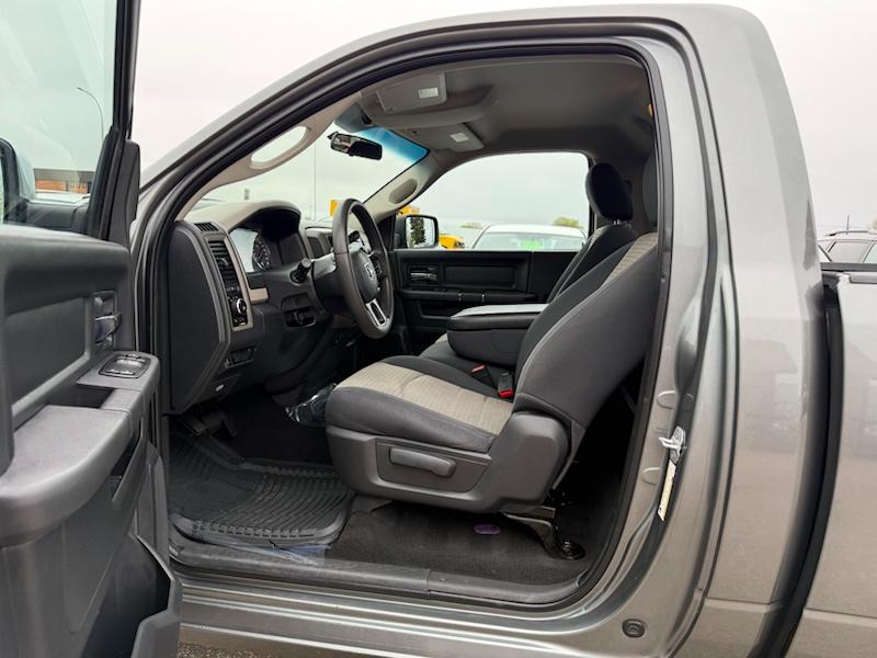 RAM 1500 ST SWB 4WD 2012