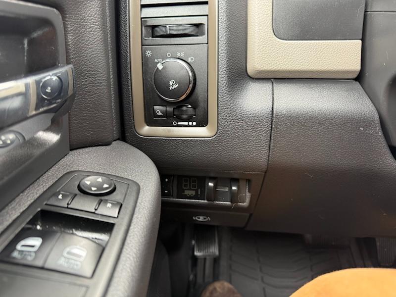 RAM 1500 ST SWB 4WD 2012