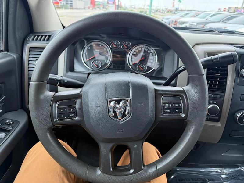 RAM 1500 ST SWB 4WD 2012