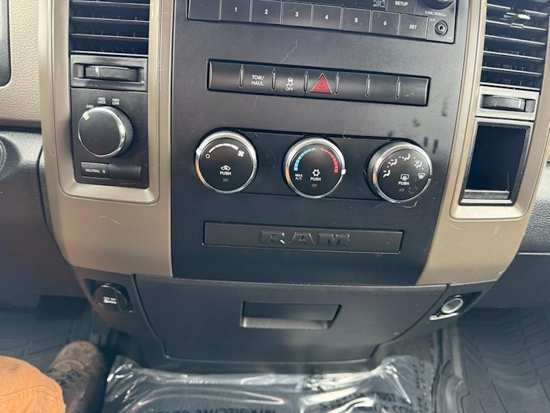 RAM 1500 ST SWB 4WD 2012