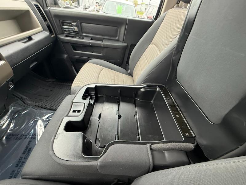 RAM 1500 ST SWB 4WD 2012