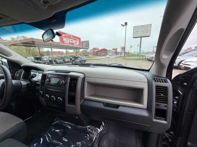RAM 1500 ST SWB 4WD 2012