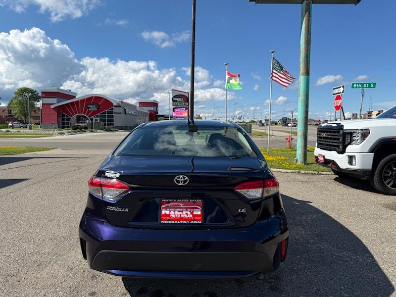 Toyota Corolla LE 2022