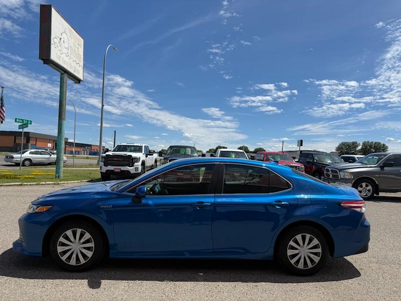 Toyota Camry Hybrid LE 2020