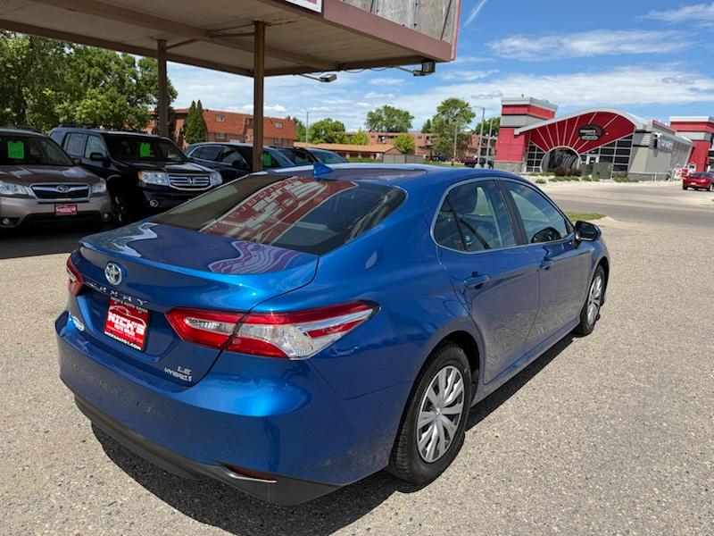 Toyota Camry Hybrid LE 2020