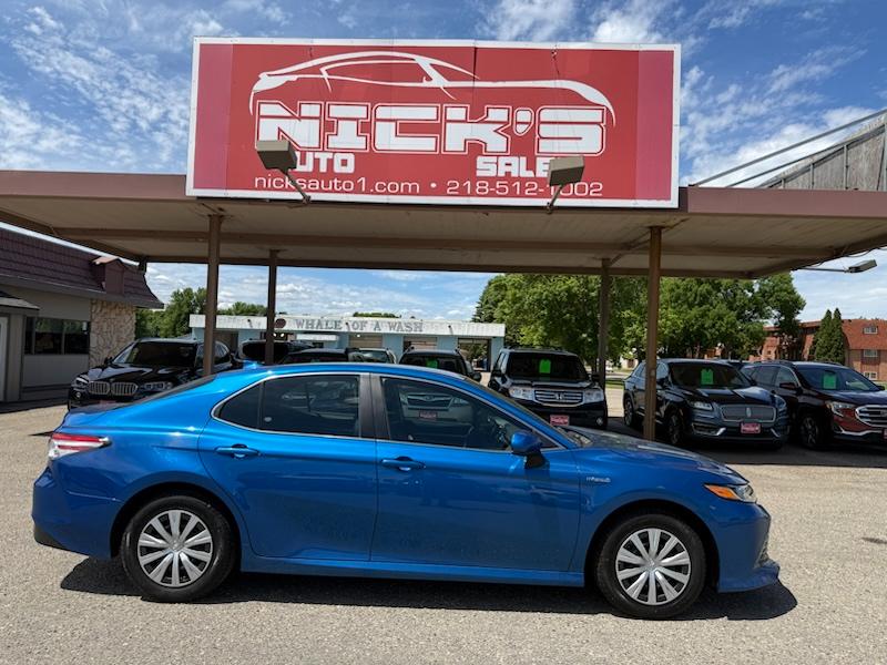 Toyota Camry Hybrid LE 2020
