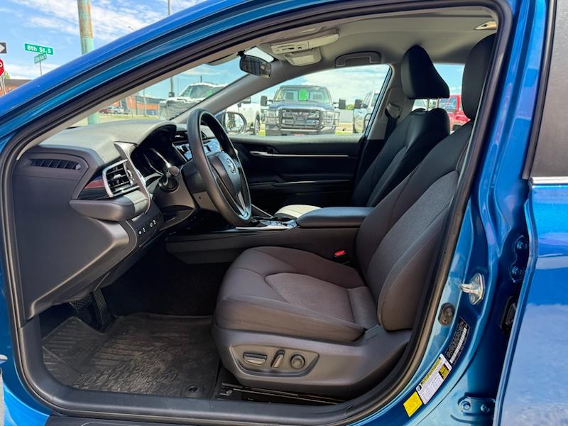 Toyota Camry Hybrid LE 2020