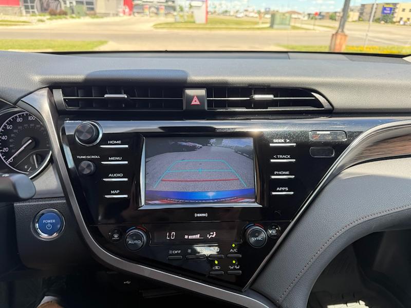 Toyota Camry Hybrid LE 2020