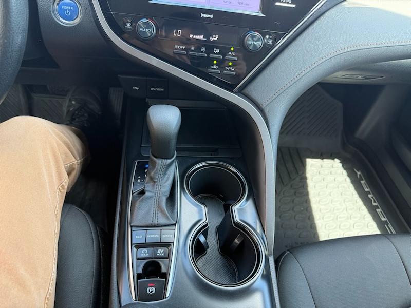 Toyota Camry Hybrid LE 2020