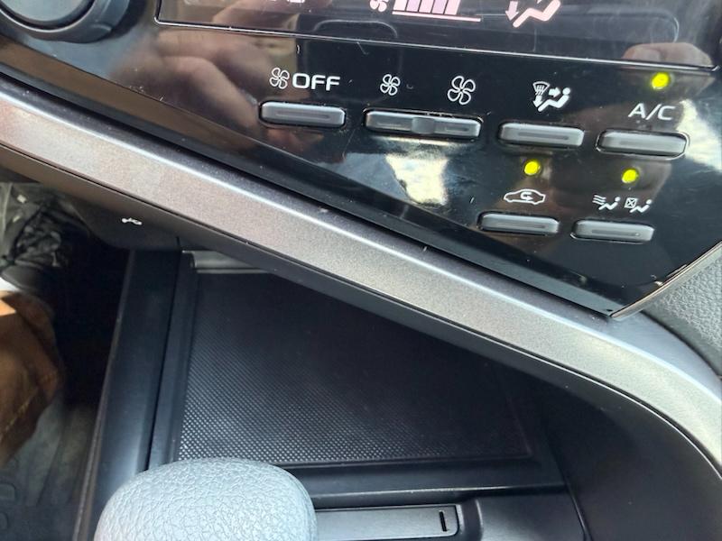 Toyota Camry Hybrid LE 2020