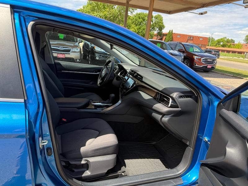 Toyota Camry Hybrid LE 2020