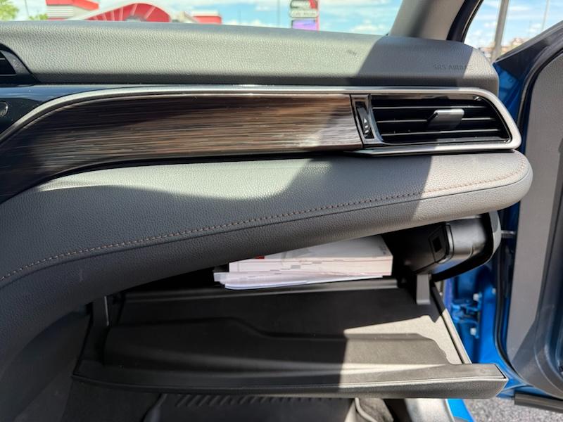 Toyota Camry Hybrid LE 2020