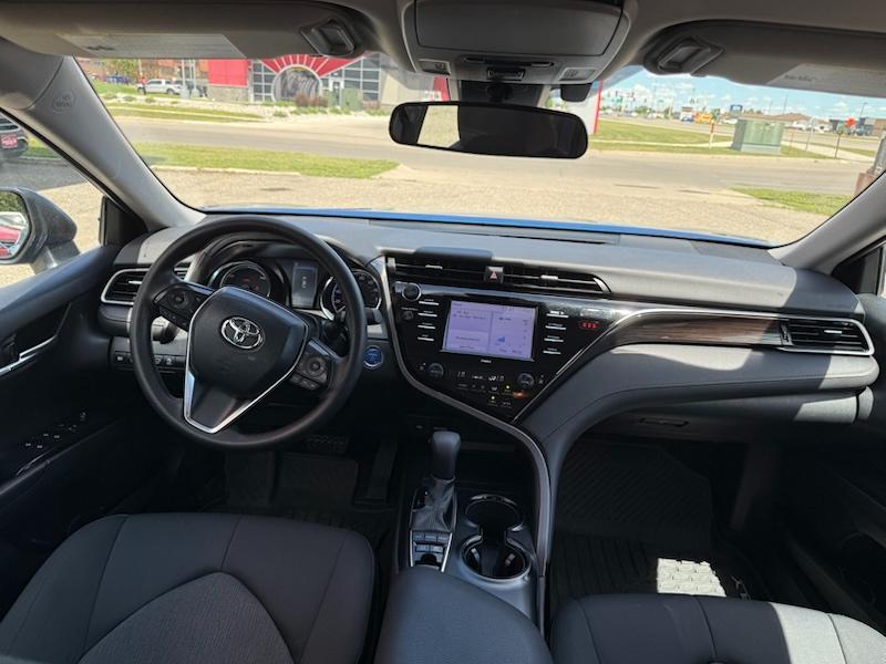 Toyota Camry Hybrid LE 2020