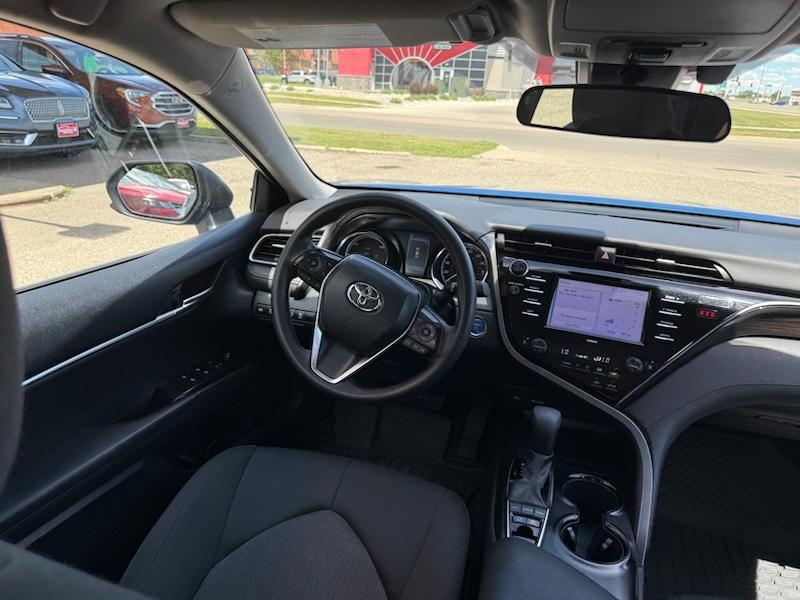 Toyota Camry Hybrid LE 2020