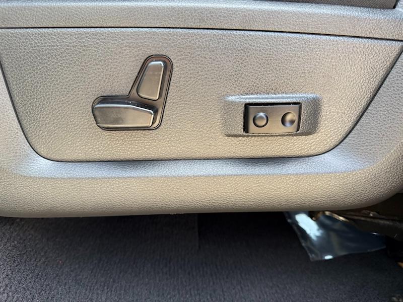 RAM 1500 SLT Quad Cab 4WD 2012