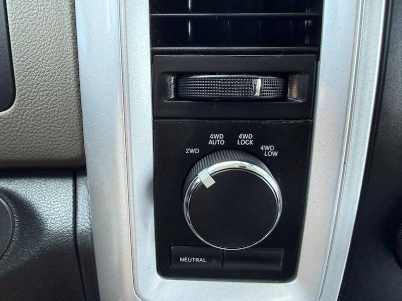 RAM 1500 SLT Quad Cab 4WD 2012