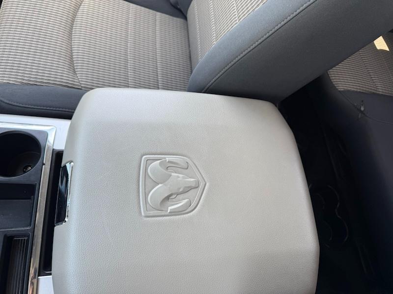 RAM 1500 SLT Quad Cab 4WD 2012