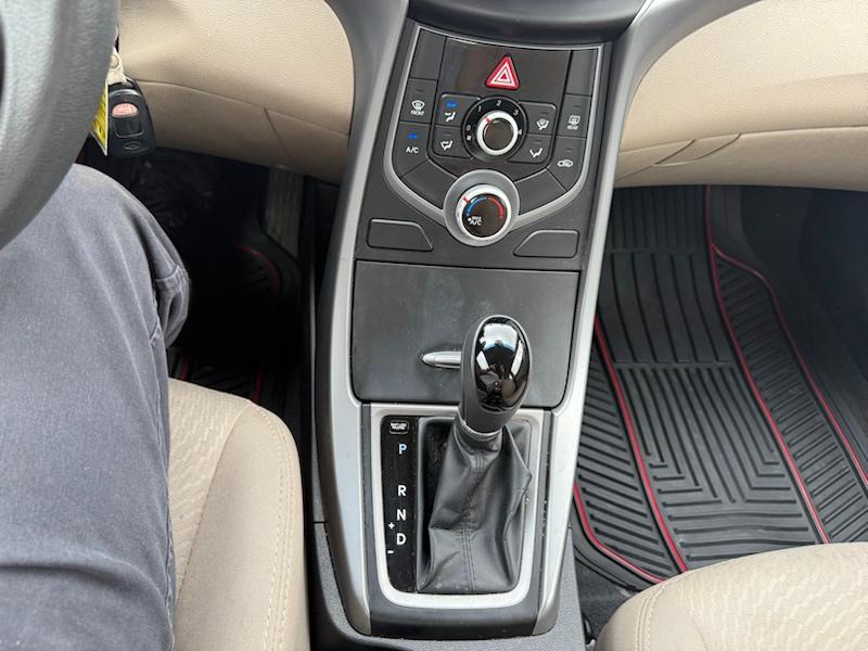 Hyundai Elantra SE 2014