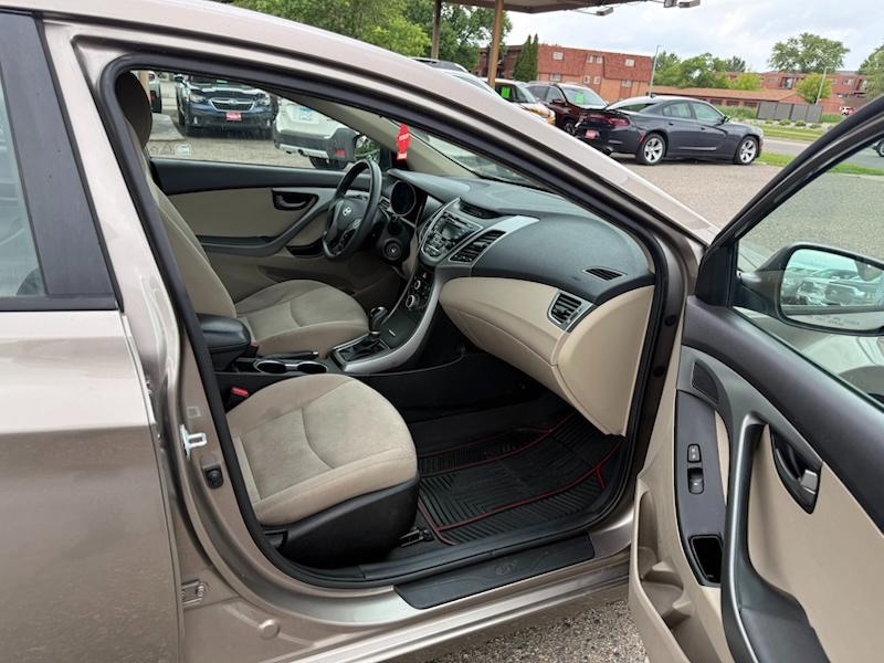 Hyundai Elantra SE 2014