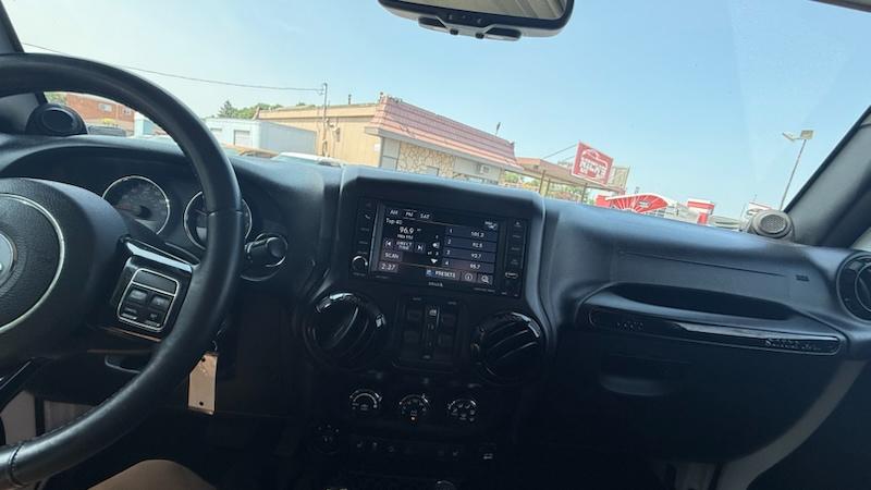 Jeep Wrangler Unlimited Sahara 4WD 2014