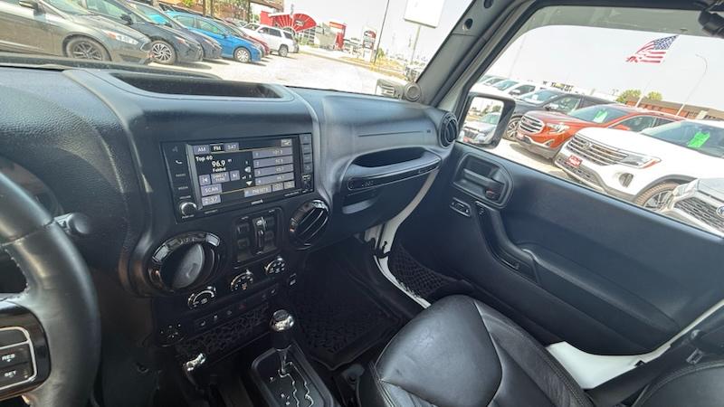 Jeep Wrangler Unlimited Sahara 4WD 2014