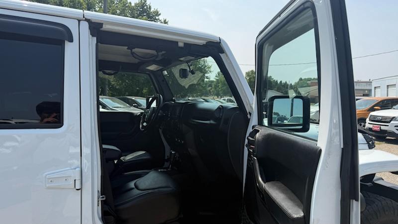 Jeep Wrangler Unlimited Sahara 4WD 2014