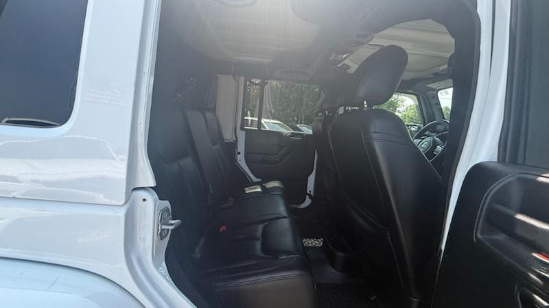 Jeep Wrangler Unlimited Sahara 4WD 2014
