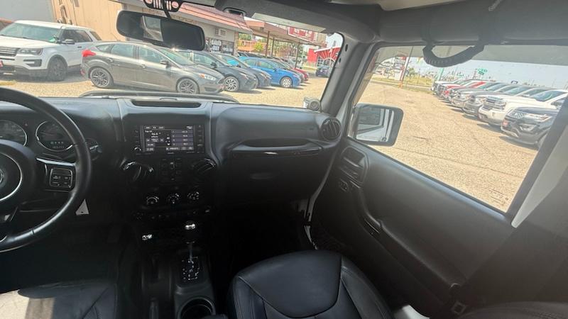 Jeep Wrangler Unlimited Sahara 4WD 2014