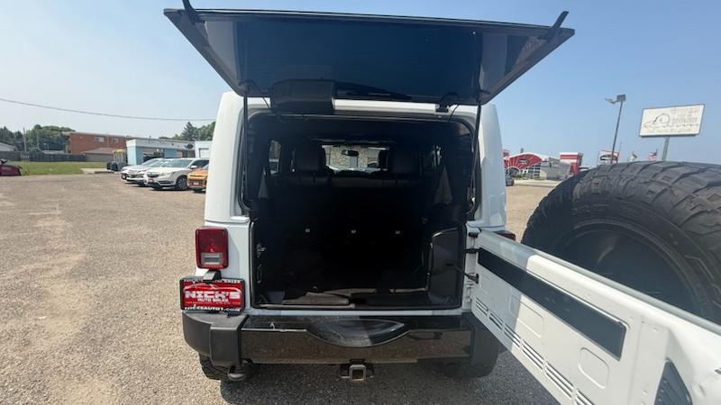 Jeep Wrangler Unlimited Sahara 4WD 2014