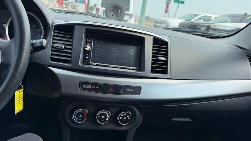 Mitsubishi Lancer ES 2011
