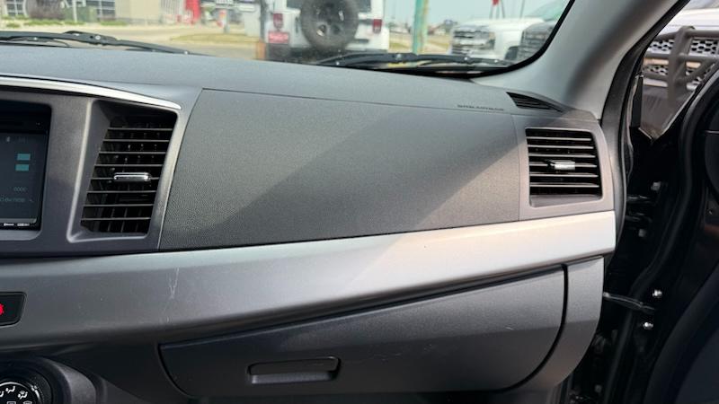 Mitsubishi Lancer ES 2011