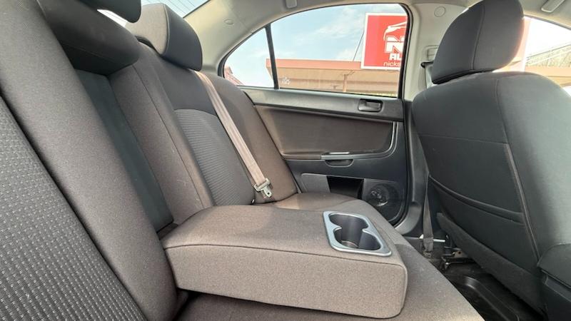 Mitsubishi Lancer ES 2011