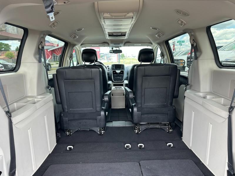 Chrysler Town & Country Touring 2016
