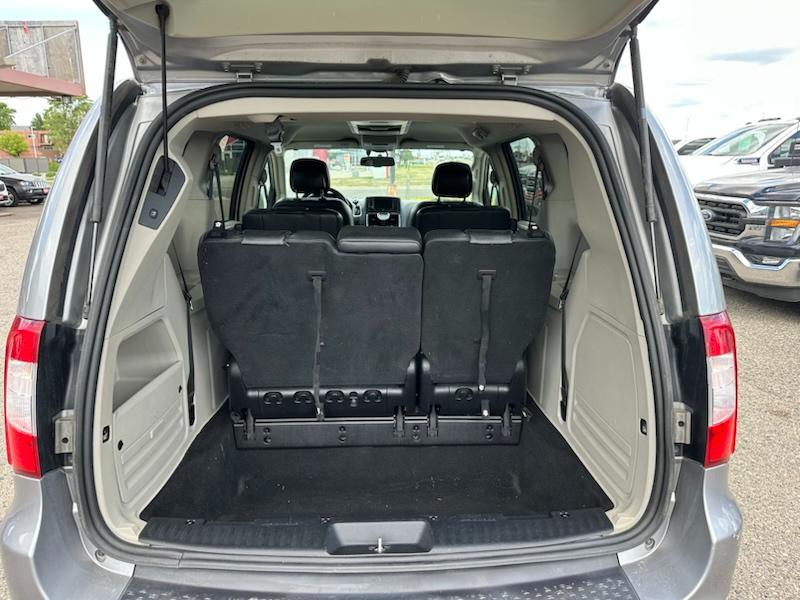 Chrysler Town & Country Touring 2016